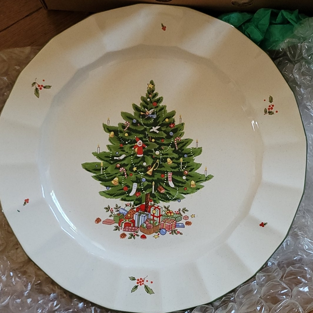 Holiday Plate by Mikasa